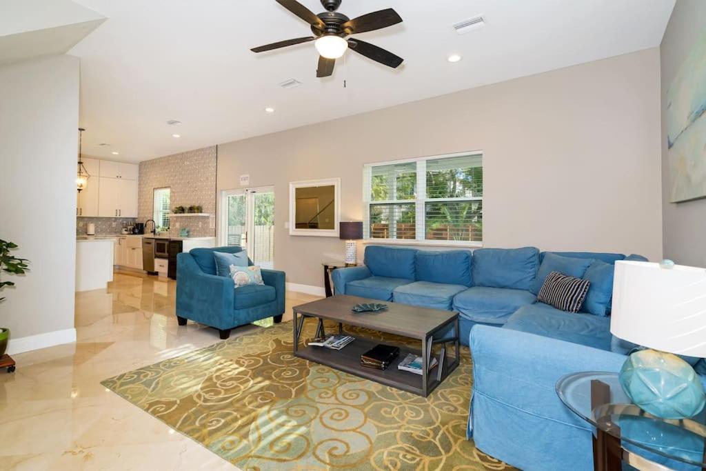 Las Olas Villa With Heated Salt Water Pool フォート・ローダーデール エクステリア 写真